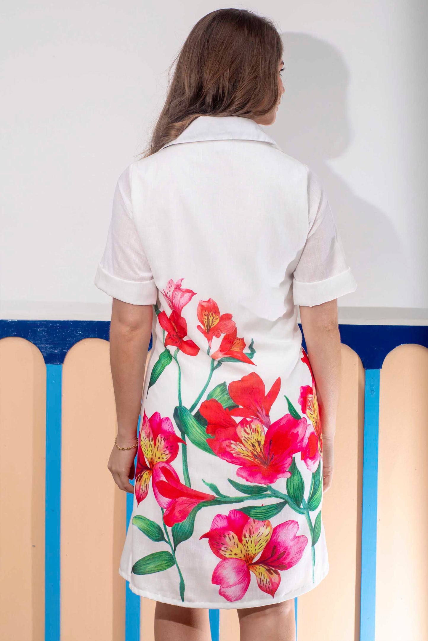 Vestido Camisero Corto Astromelias Bordado a Mano