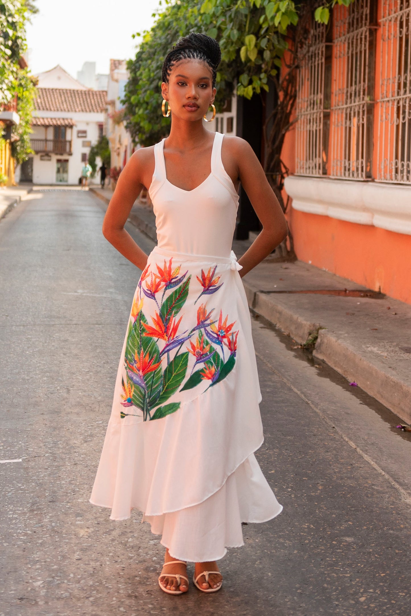 Falda Cruzada Ave del Paraíso Bordada a Mano