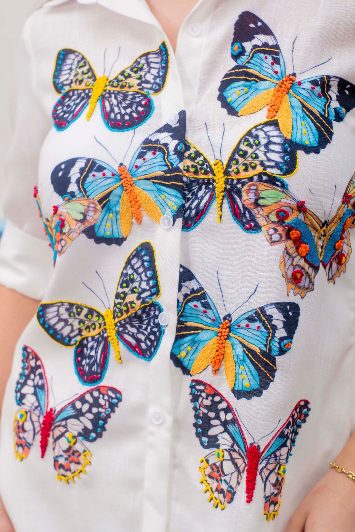 Blusón Camisero Mariposas Bordado a Mano