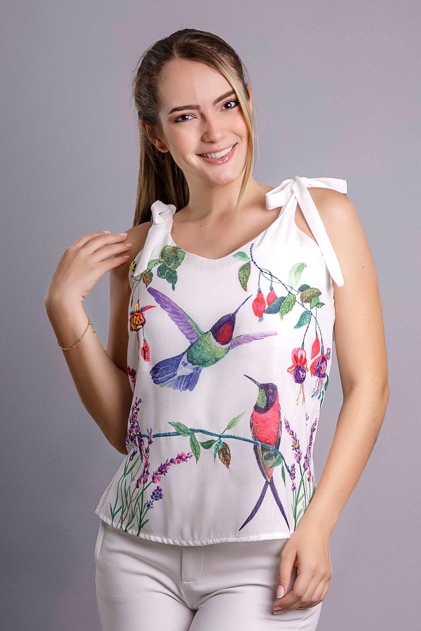 Blusa Tiras Colibríes Bordada a Mano