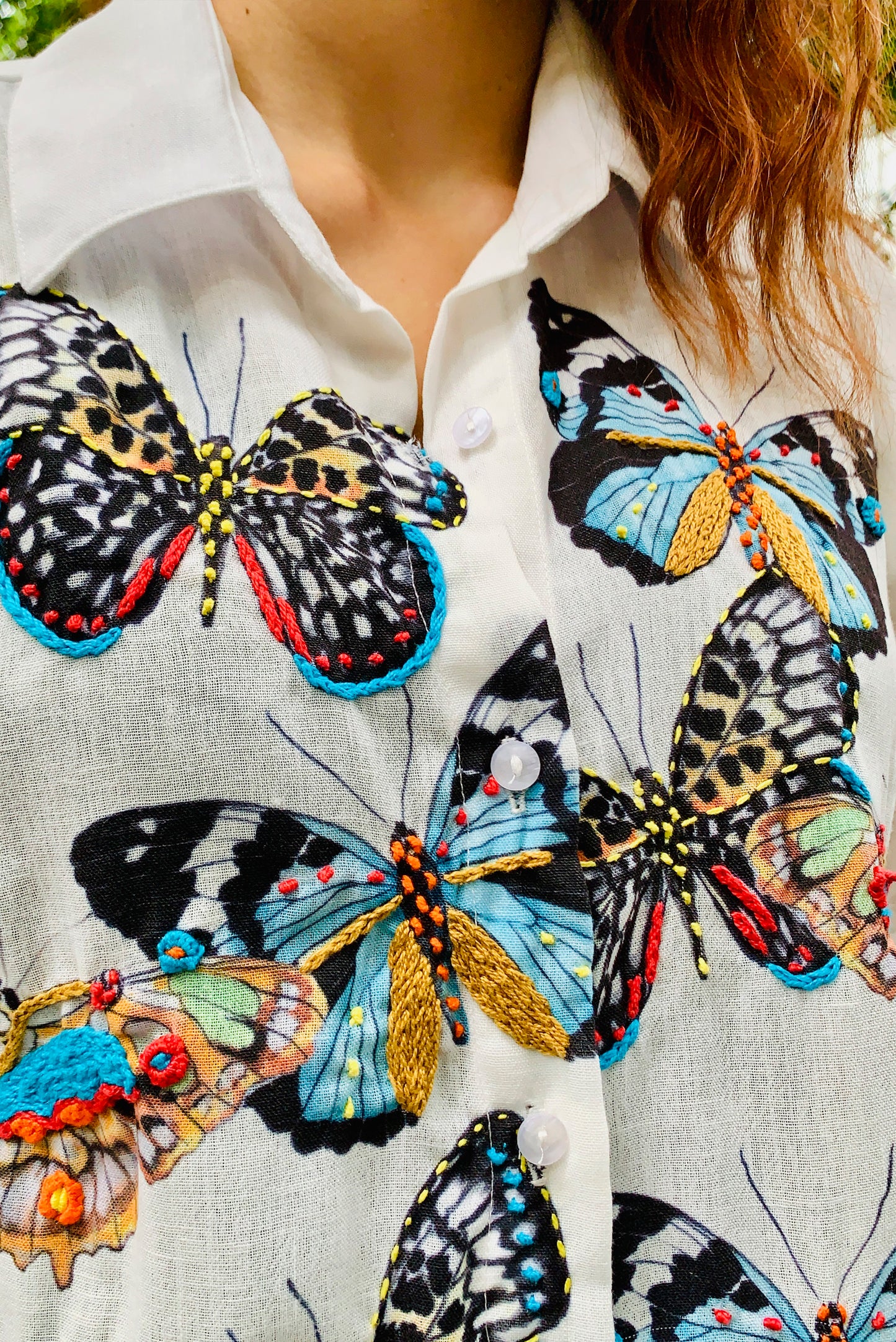 Blusón Camisero Mariposas Bordado a Mano